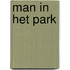 Man in het park