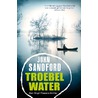 Troebel water door Troyat