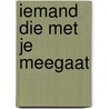 Iemand die met je meegaat door J. Noorda