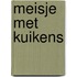 Meisje met kuikens