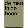 De man in de boom door P. White