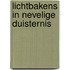 Lichtbakens in nevelige duisternis