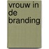 Vrouw in de branding