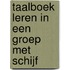 Taalboek leren in een groep met schijf