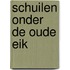 Schuilen onder de oude eik