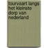 Tourvaart langs het kleinste dorp van Nederland