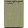 Vluchtelingenjongeren op school door O.S. van der Veen