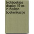 Blokboekjes display 19 ex. in houten boekenkastje