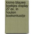 Kleine blauwe boekjes display 27 ex. in houten boekenkastje