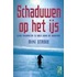 Schaduwen op het ijs