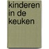 Kinderen in de keuken