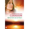 Bij het licht van een kaars by Catherine Cookson