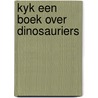 Kyk een boek over dinosauriers door Eerbeek