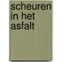 Scheuren in het asfalt