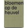 Bloemen op de heuvel door Katy Gardner