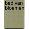 Bed van bloemen door Lee