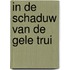 In de schaduw van de gele trui