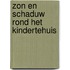 Zon en schaduw rond het kindertehuis