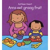 Anna eet graag fruit by Kathleen Amant