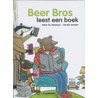 Beer Bros leest een boek door Reine de Pelseneer