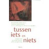Tussen iets en niets by Manu Keirse
