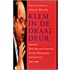 Klem in de draaideur