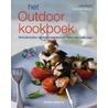 Het outdoorkookboek door Julie Biuso