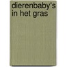 Dierenbaby's in het gras door Onbekend