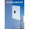 Huizen aan zee door M. San Martin