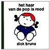 Het haar van de pop is rood