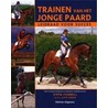 Trainen van het jonge paard door P. Funnell