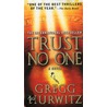 Trust No One door Gregg Hurwitz
