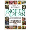 Terra's handboek snoeien & leiden by Christopher Brickell