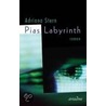 Pias Labyrinth door Adriana Stern