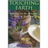 Touching Earth door Janet Lembke