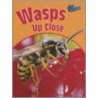 Wasps Up Close door Greg Pyers