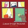 Lassa krijgt bezoek door K. Plomp
