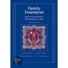 Family Treatment door Oliver Harris