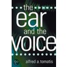 Ear and the Voice door Roberta Prada