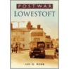 Postwar Lowestoft door Ian Robb
