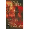 The Chick and the Dead door Casey Daniels