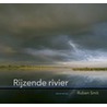 Rijzende rivier door R. Smit
