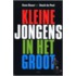 Kleine jongens in het groot