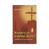 Vissers in troebel water by Peter Siebelt