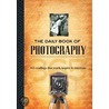 The Daily Book Of Photography door Simon Alexander
