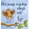 Het jonge vogeltje vliegt uit!