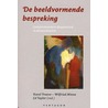 De beeldvormende bespreking door W. Minne