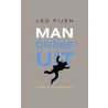 Man onderuit by Leo Fijen