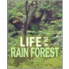 Life in a Rain Forest door Kevin Doyle