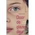 Door de glazen deur